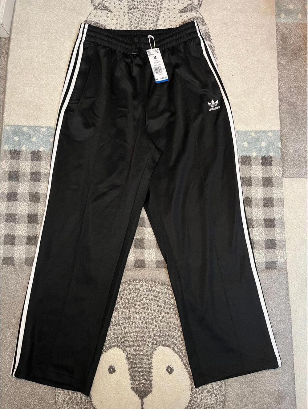 Adidas Baggy Track Pants Men’s Medium NWT Black 3 Stripe Wide Leg Athletic Pants - Picture 2 of 5